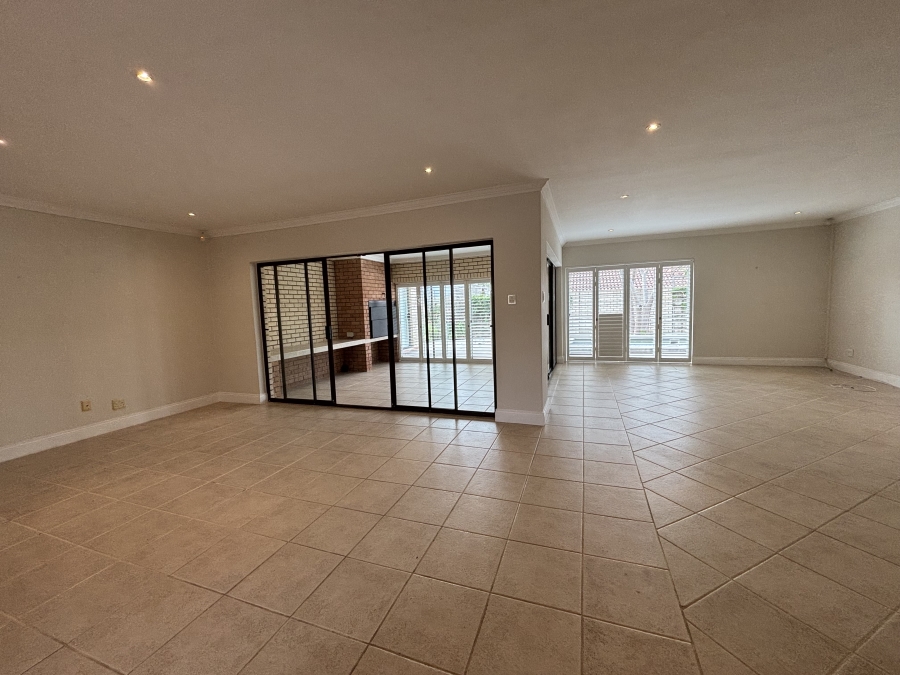 To Let 3 Bedroom Property for Rent in Summerstrand Eastern Cape